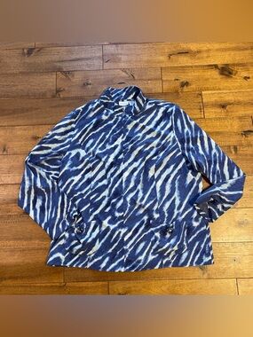 Chico’s Zenergy Lightweight Jacket Size 3 Mockneck Zipper Zebra Print Blue EUC